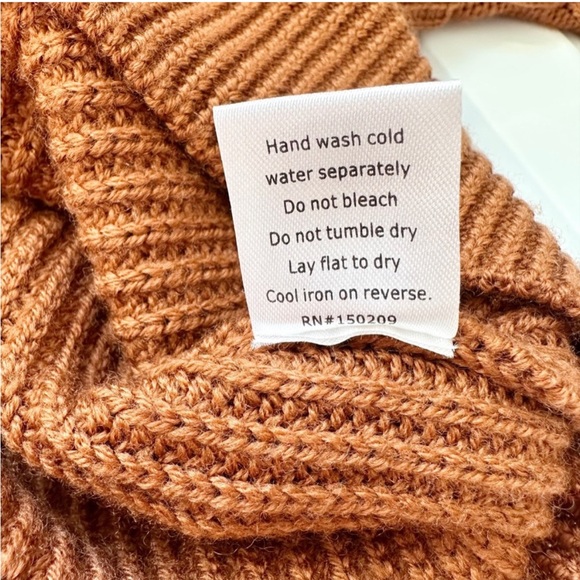 La ligne Bastien Sweater - Picture 7 of 7